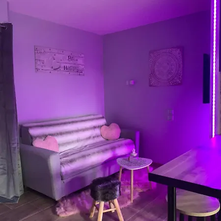 Apartment Climatise Avec Piscine
