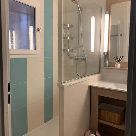 Apartment Climatise Avec Piscine